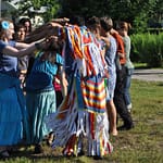 Making arching with the round dance
